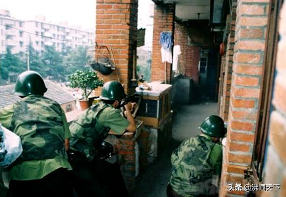 “女魔”劳荣枝落网！20年前枪战视频独家曝光