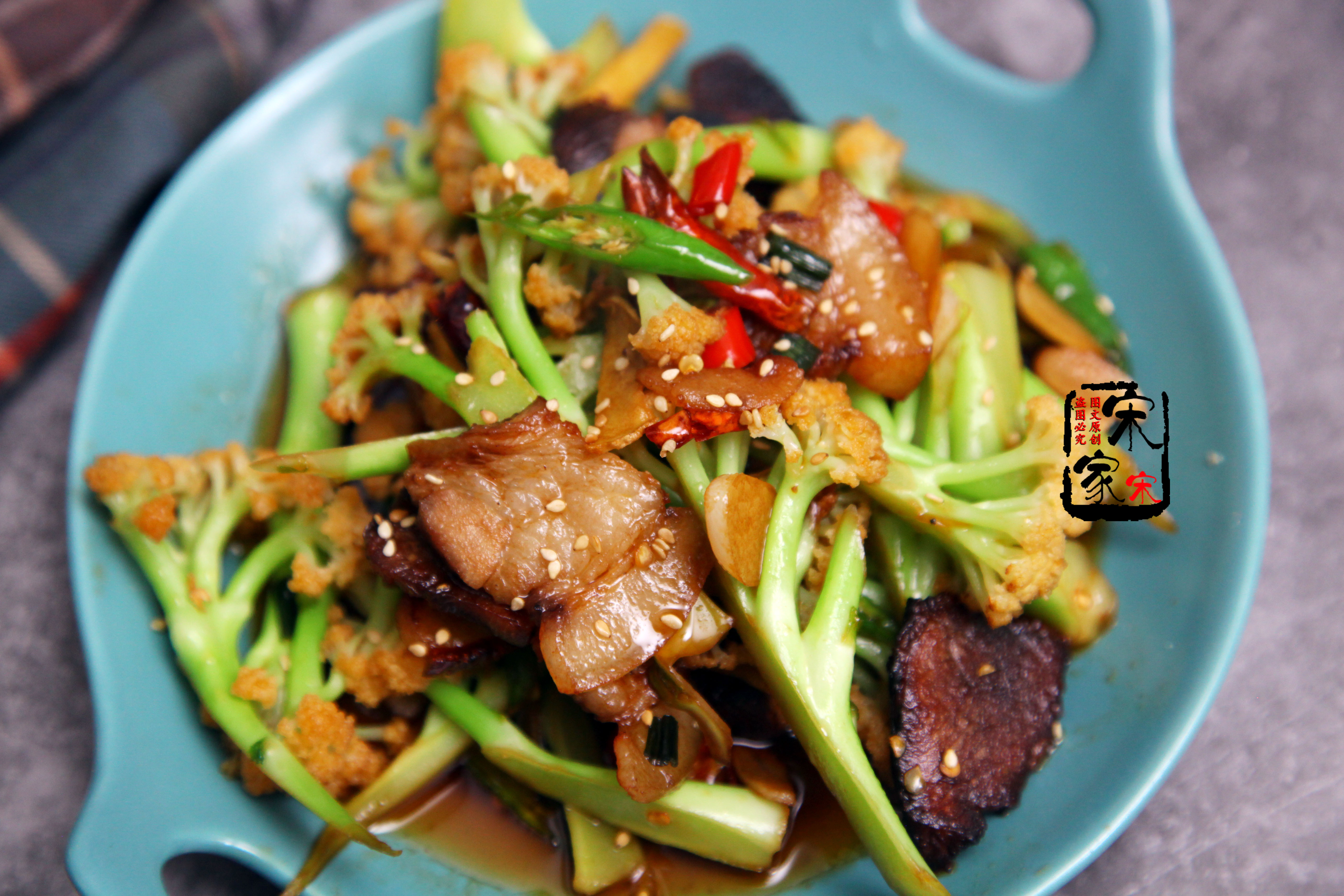 炒花菜应该怎么弄好吃呢,炒花菜不放肉不焯水的家常做法