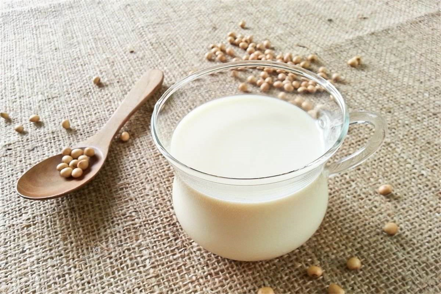 怀孕喝牛奶还是豆浆,怀孕了能喝黄豆和花生打的豆浆吗