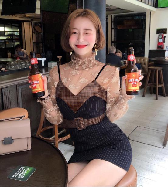 韩国女生衣服基本全是包臀裙,韩国女性冬天穿搭包臀裙