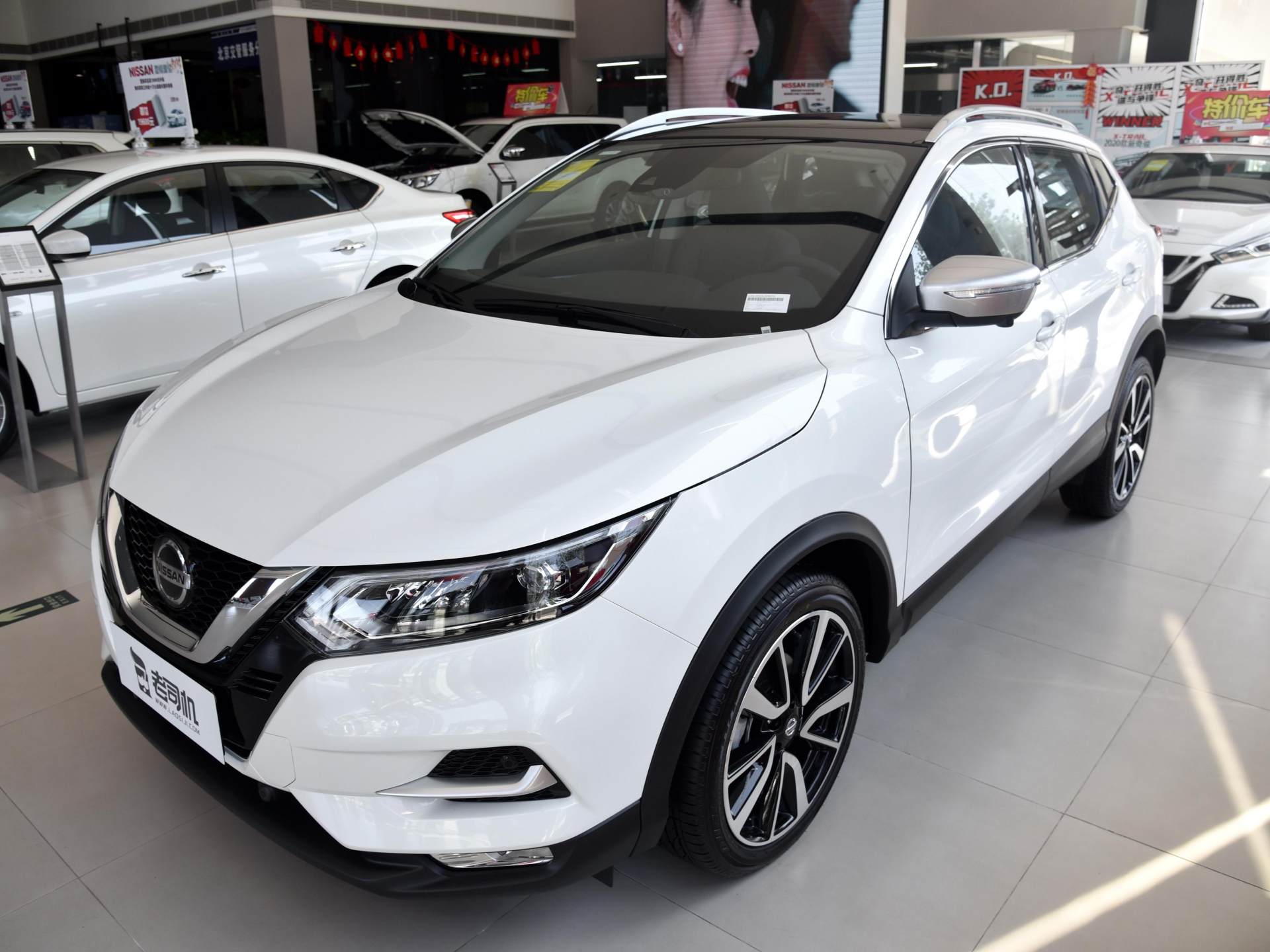 2.0l自吸的逍客值不值得买,逍客1.3t和2.0自吸哪个后排空间大