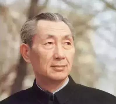 他被称为板凳画家,一生追求真、善、美矢志不移,愈挫弥坚。