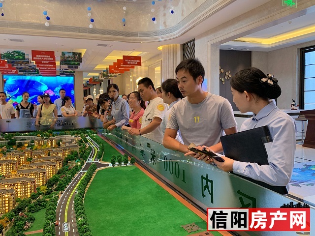 火爆!信阳多个售楼部挤满了人,抢房现场大曝光