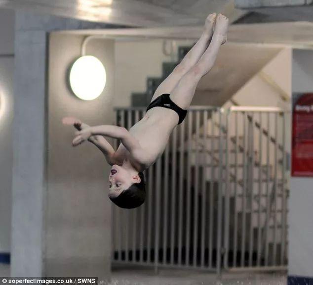 伊朗6岁腹肌男孩,伊朗帅哥腹肌