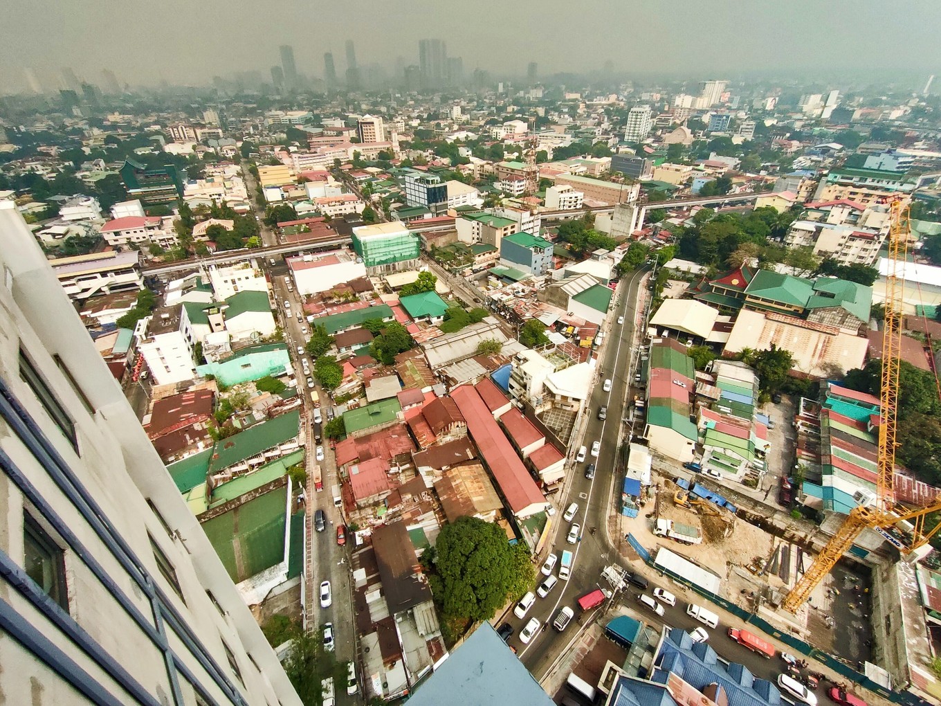 实弹射击or公墓拍大片？| 跟90后小伙儿在马尼拉“玩儿很野”