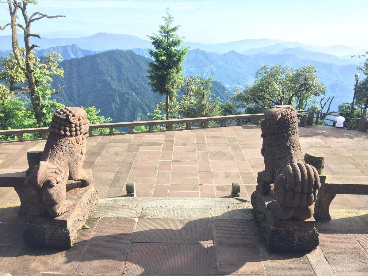 峨眉山登顶佛像,峨眉山登顶记完整版