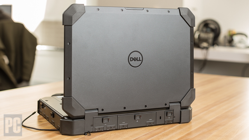 站在最高点的美*用军**什么笔记本电脑？吃鸡香不？