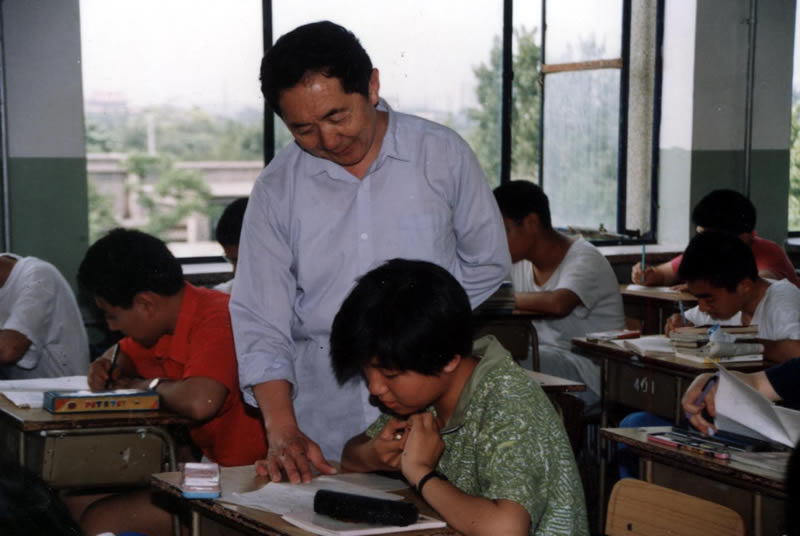 他人已不在，但他的教学成绩至今没有人能超越