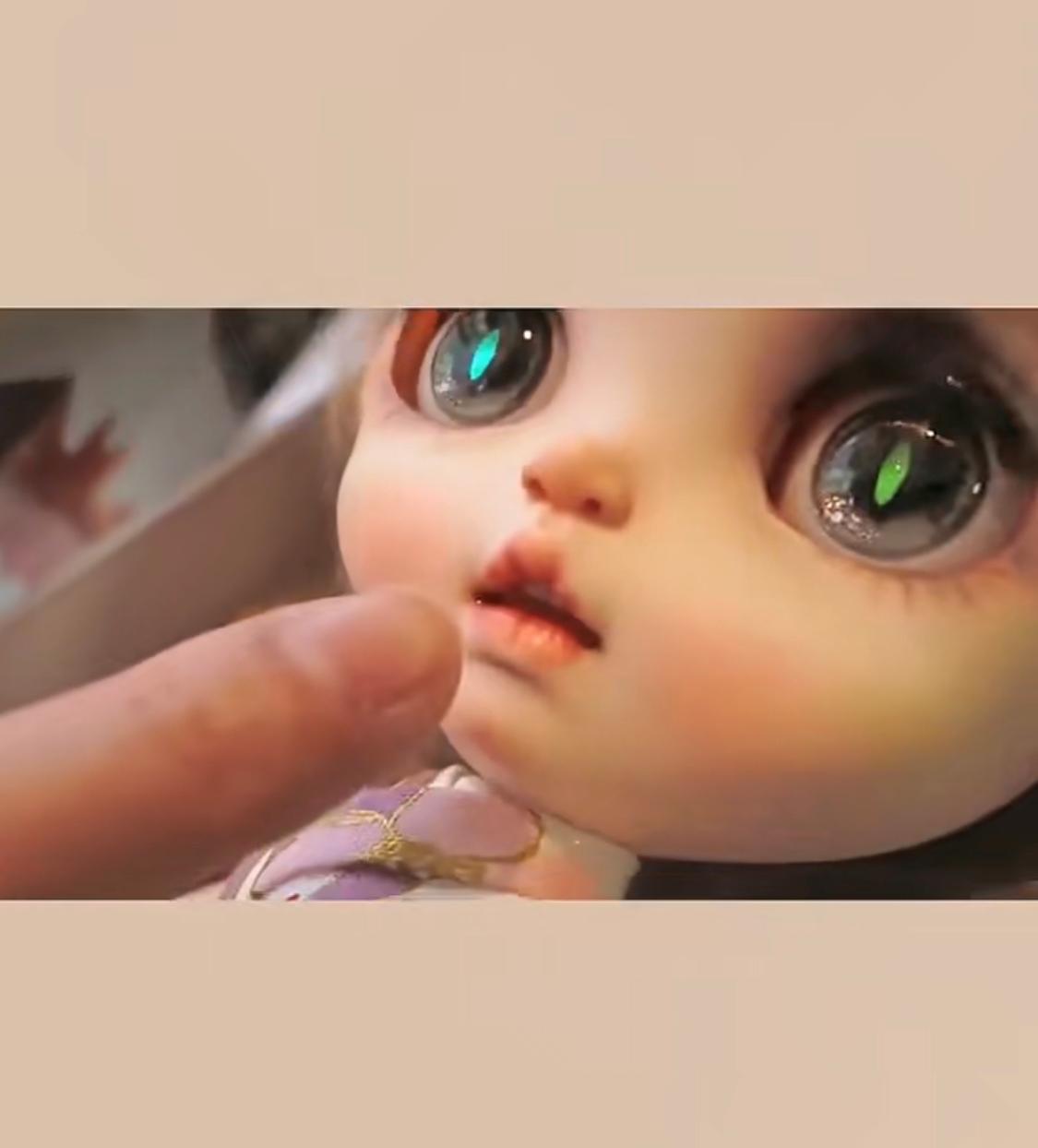 花8000买芭比娃娃,花1000多给手办买了件衣服