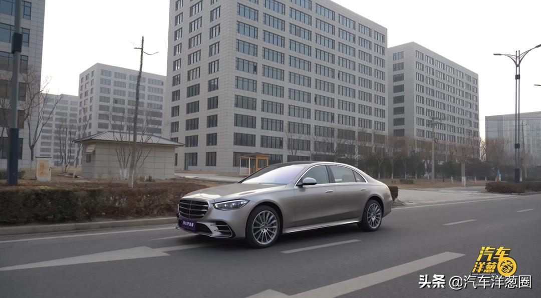 奔驰s级2015款s400l3.5自动,2021款奔驰s级450l4matic