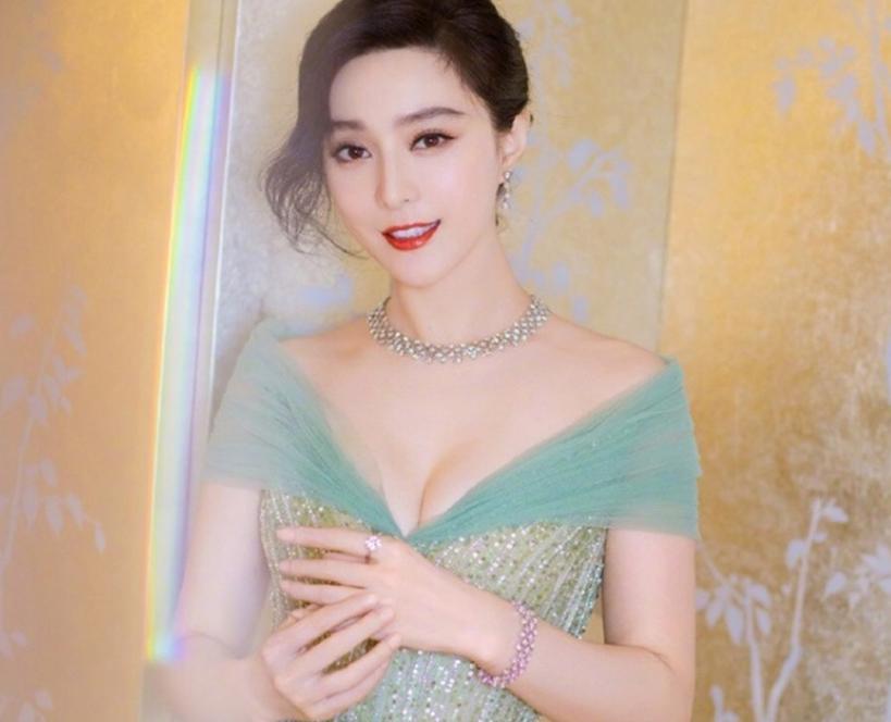 范冰冰卖美容仪也是拼了，拉上吉克隽逸陈乔恩等半个娱乐圈做宣传