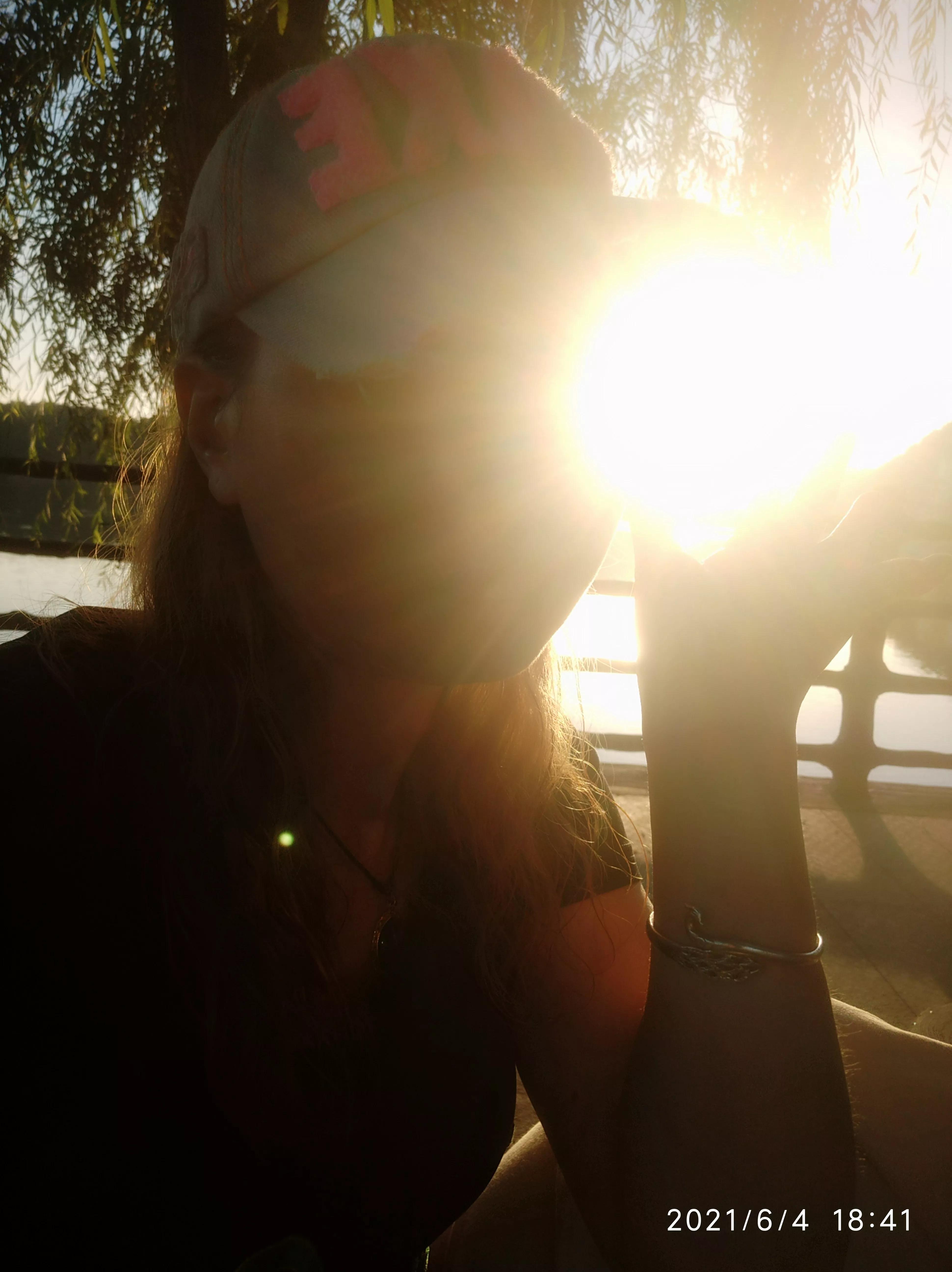 谁言寸草心报得三春晖表达的情感,谁言寸草心报得三春晖的修辞手法