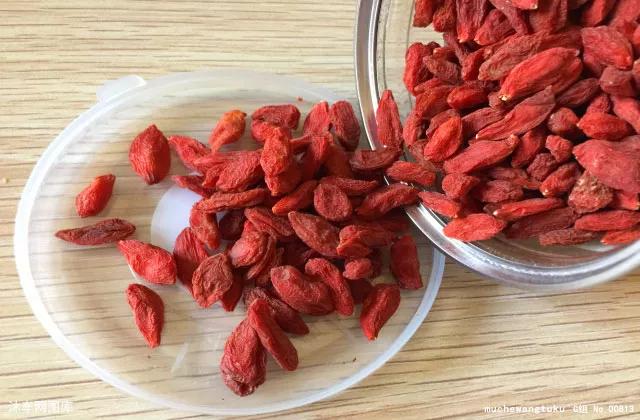 肝火胃火心火要吃什么才能去火,湿气重心火肝火胃火肺火一招去火