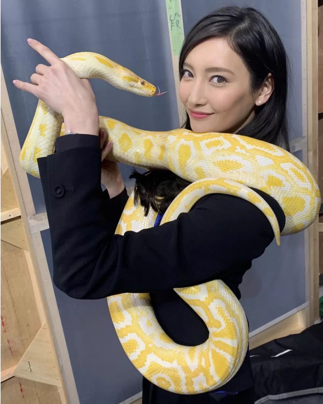 回答网友都这么硬核，她不愧是“日本第一恶女”