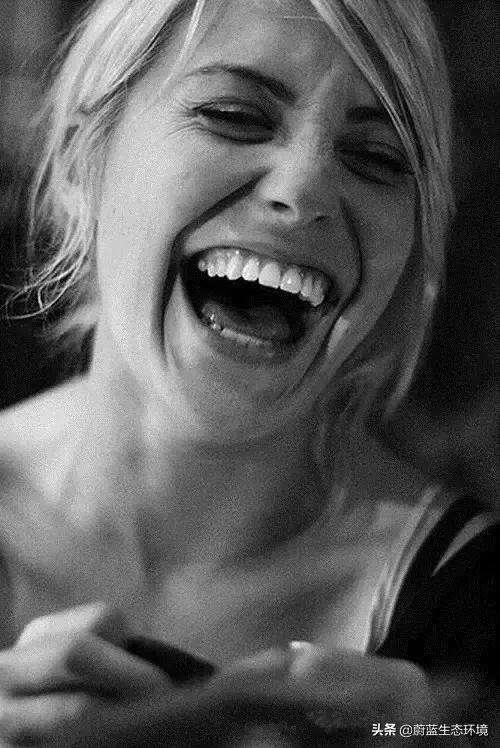 世界最震撼的微笑日,世界微笑日请带着微笑前行