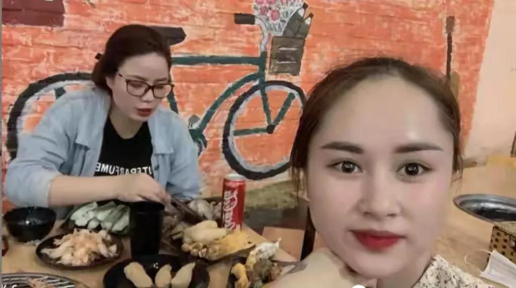 越南黄宝强跟阿梅是真情侣吗,黄宝强越南撩妹