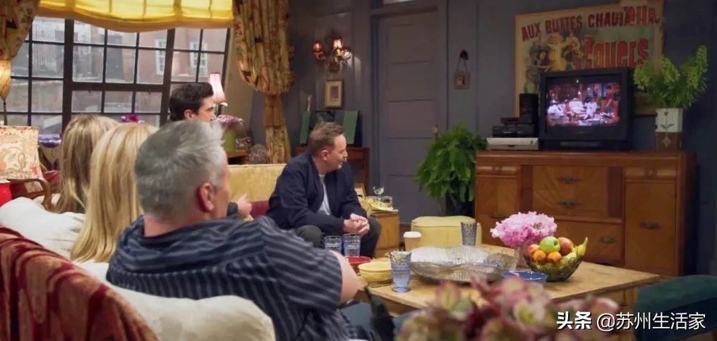 《老友记》开播27年，最难忘的还是剧中的家