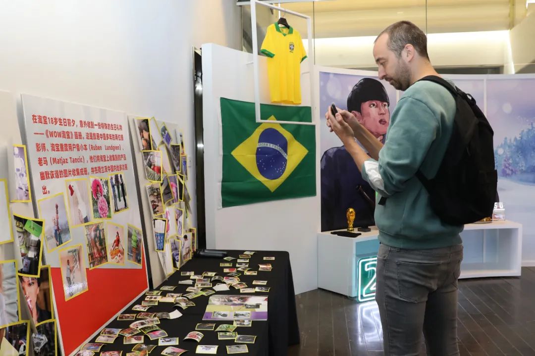 边逛边“Wow！的老外，把这份惊喜做成礼物，送给18岁的淘宝