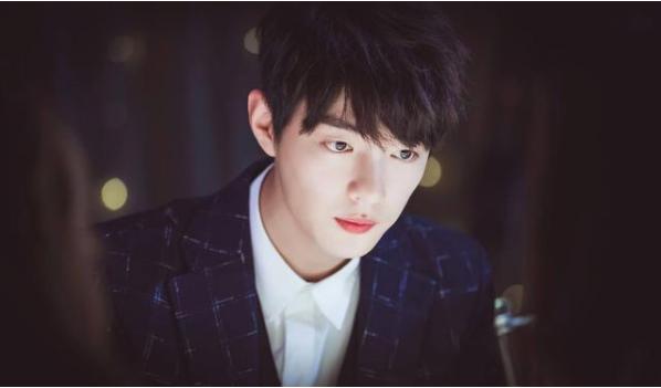 肖战上厕所被*拍偷**，要求删除后还是被发出来，网友纷纷怒了