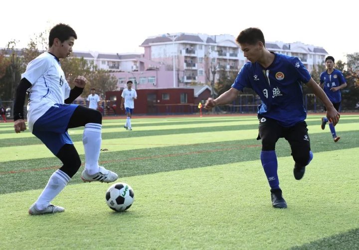 日照新营中学足球队赴武汉比赛,日照新营中学2017