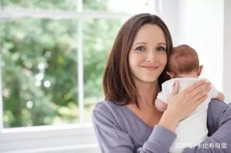 一抱就睡一放就醒是天生的吗,一抱就睡一放就醒怎么纠正