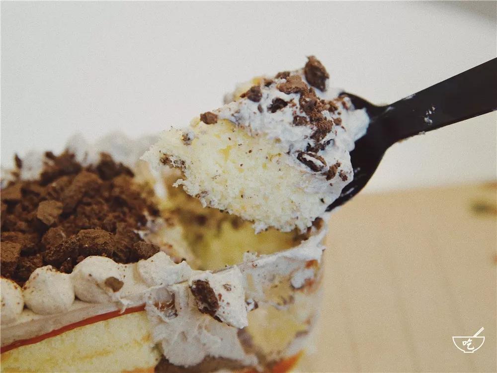 「十堰」这个85后男生开的甜品店，一口就被TA撩到！来了就赖着不想走