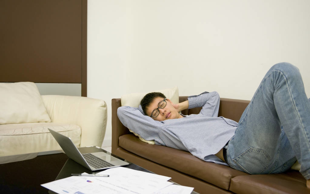 夫妻开店砸了后续,江苏小夫妻开家具店