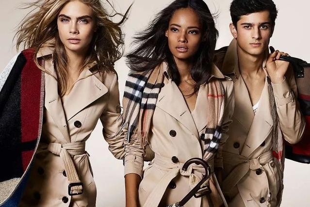 她曾是苹果最有权势的女人，称为库克的接班人，被开除后怎样了