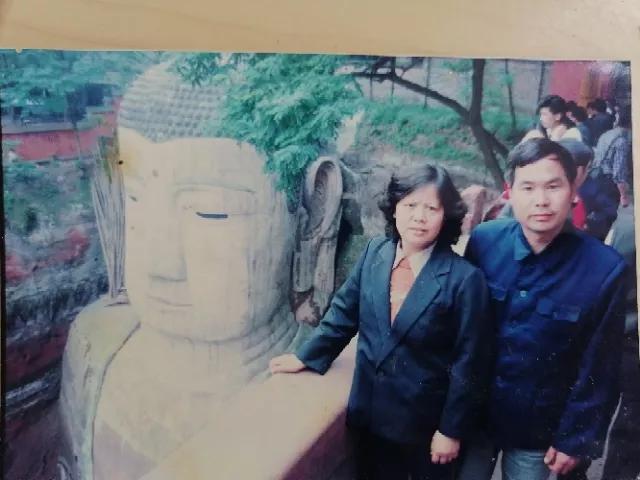 给老婆的结婚纪念日蓝宝石礼物,结婚纪念日蓝宝石蛋糕