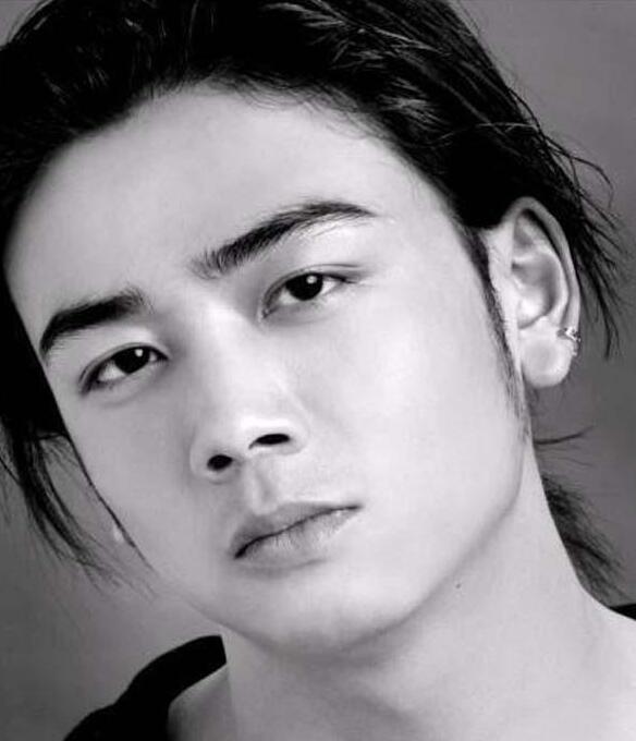 刘奕君杨烁朱亚文行走的荷尔蒙,行走的荷尔蒙杨烁和靳东谁更帅