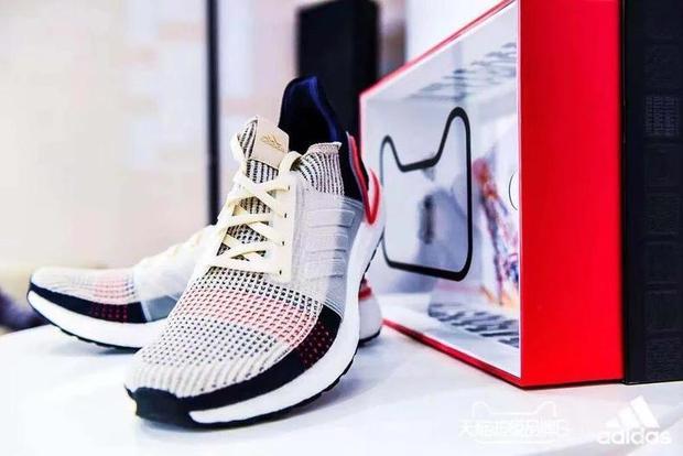 阿迪达斯天猫官方旗舰店是真的吗,阿迪达斯淘宝官网旗舰店是真的吗