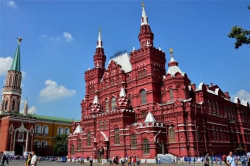 俄罗斯为何美女如云,俄罗斯真的帅哥美女多吗