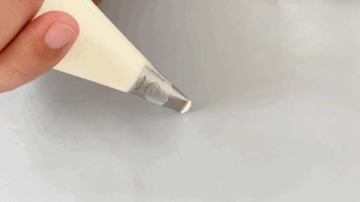 教人如何裱花视频讲解教程,蛋糕裱花必须知道的几种表现手法