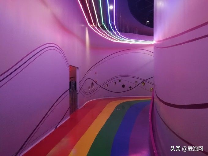 上海天文馆和科技馆哪个更值得去,上海自然博物馆和科技馆哪个好玩