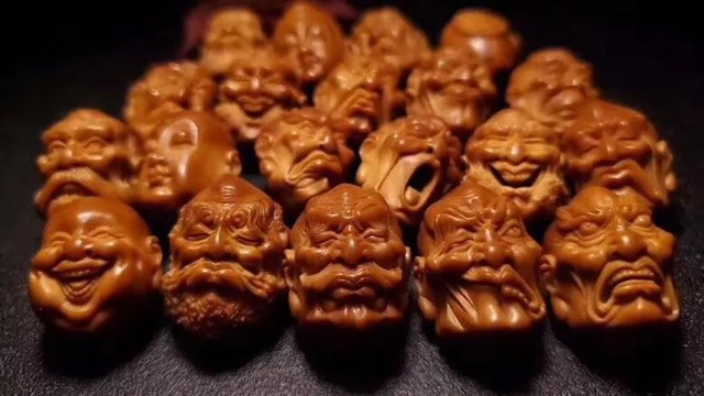 核雕留原皮,核雕留刀痕