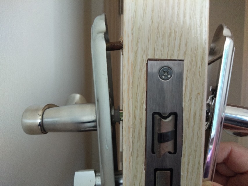 门锁坏了各种解决办法,门锁坏了怎么办最快最好方法