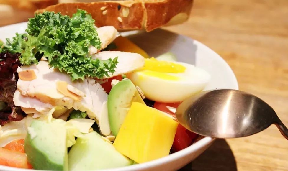 既然年终聚餐躲不掉，那就盘它啊！