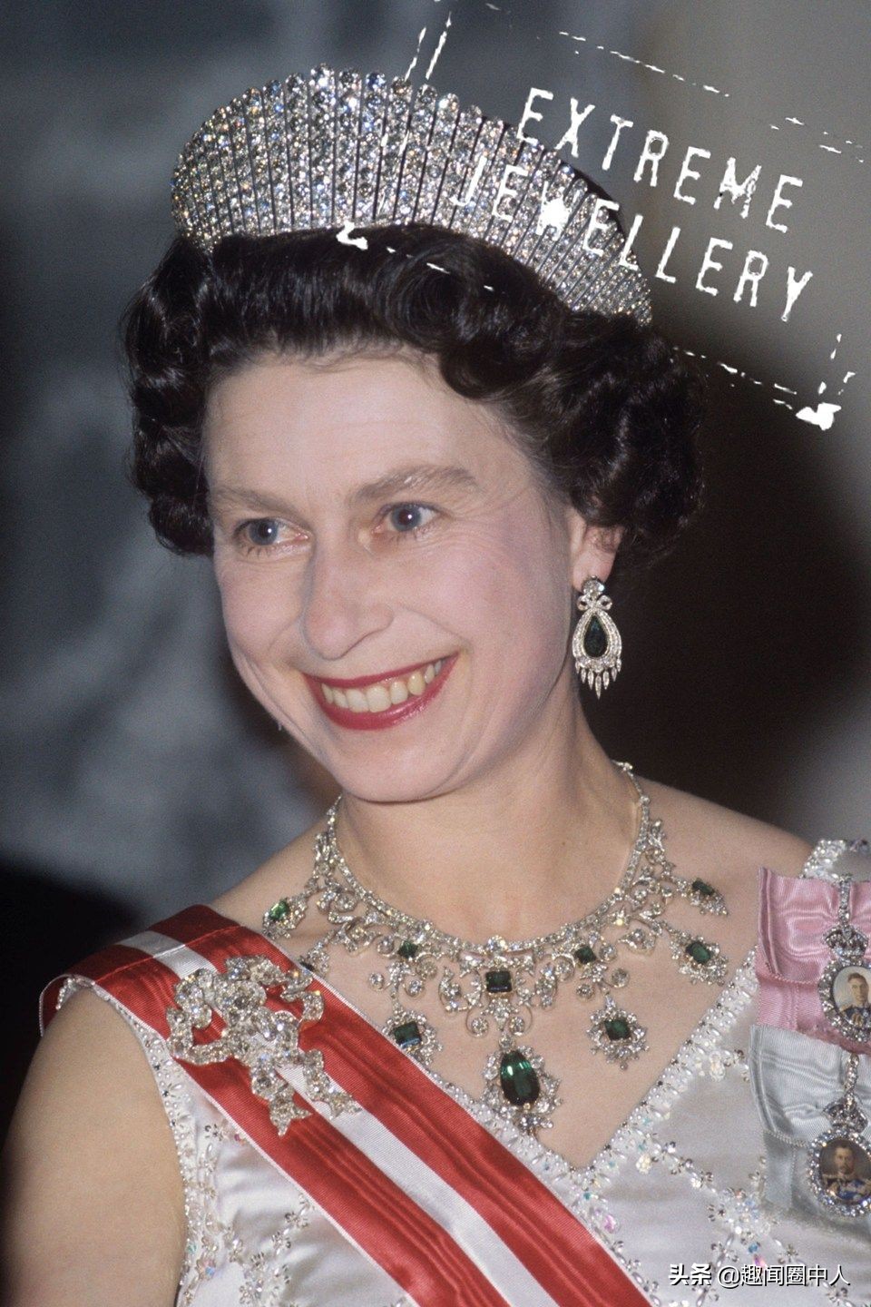 祖母绿国风项链,凯特王妃戴什么颜色的项链