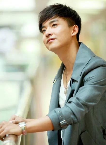 李佳航怒骂键盘侠“我是你爹”!不愧是《爱情公寓》最有种的男人