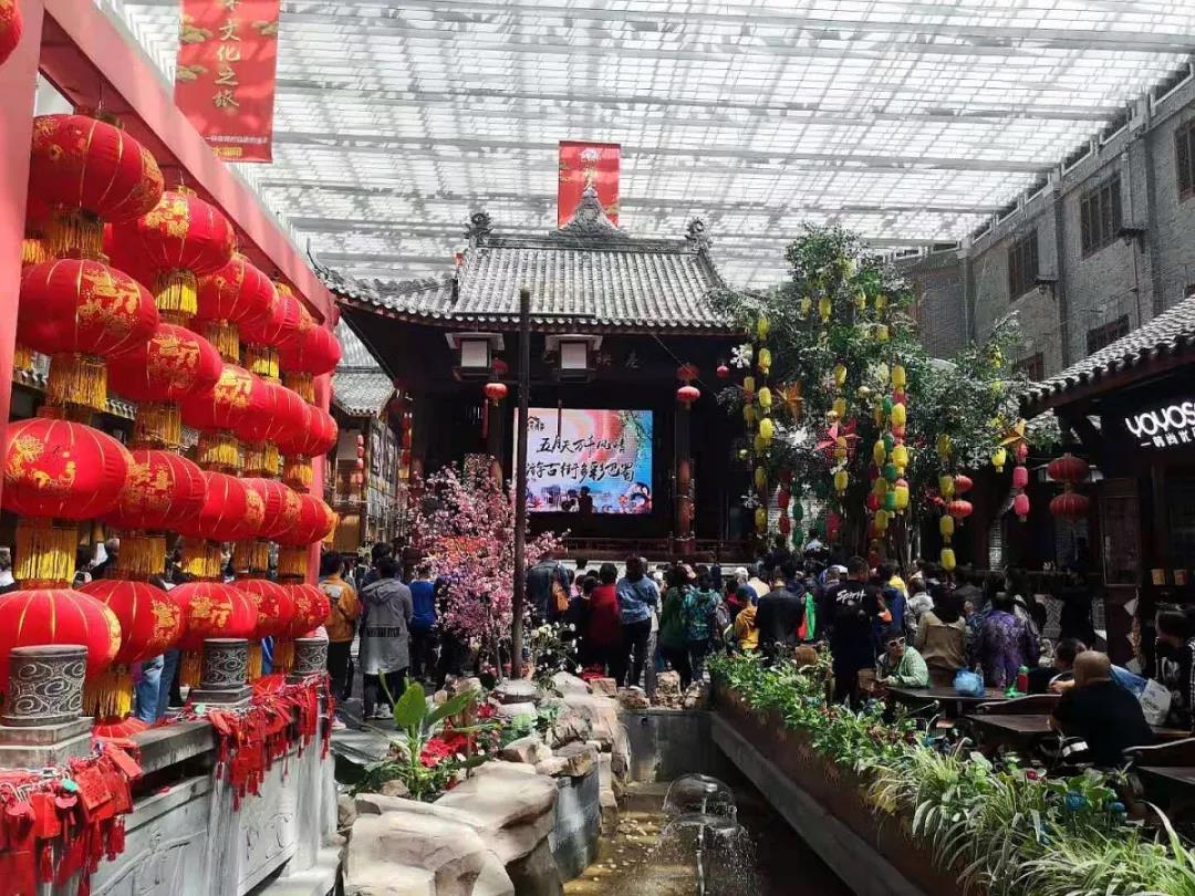 长春巴蜀映巷夜市视频,长春巴蜀映巷视频