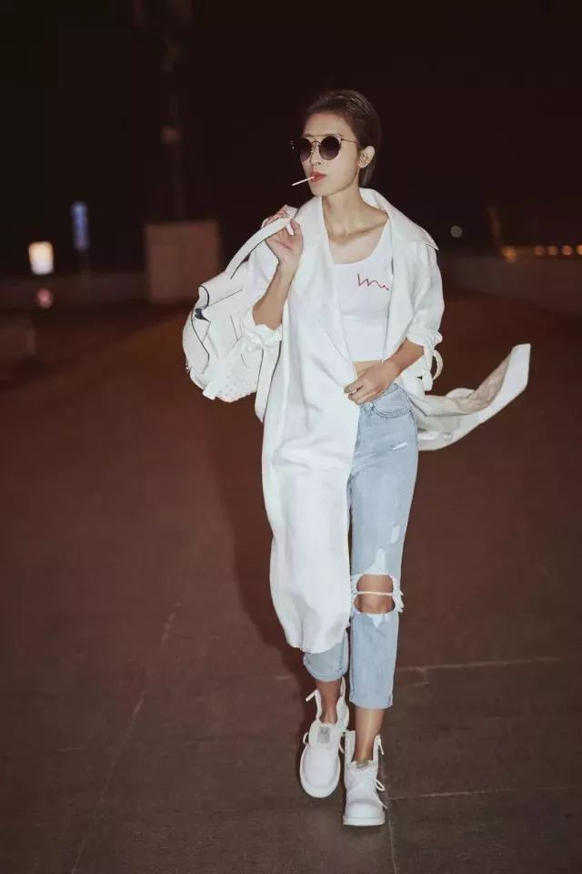 有弹力的牛仔裤会越穿越宽松吗,弹力牛仔裤宽松的好还是紧身的