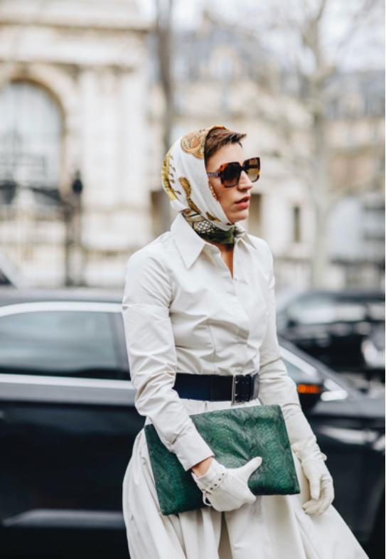 穿衣服打结小技巧,衣服打结穿搭技巧