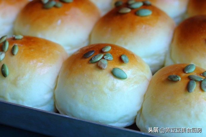 牛乳早餐包家常做法,奶香早餐包详细做法