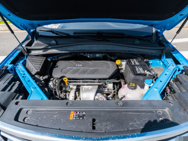 别忘了这款国产SUV，轴距接近汉兰达，自主研发2.0T，可挑起大梁