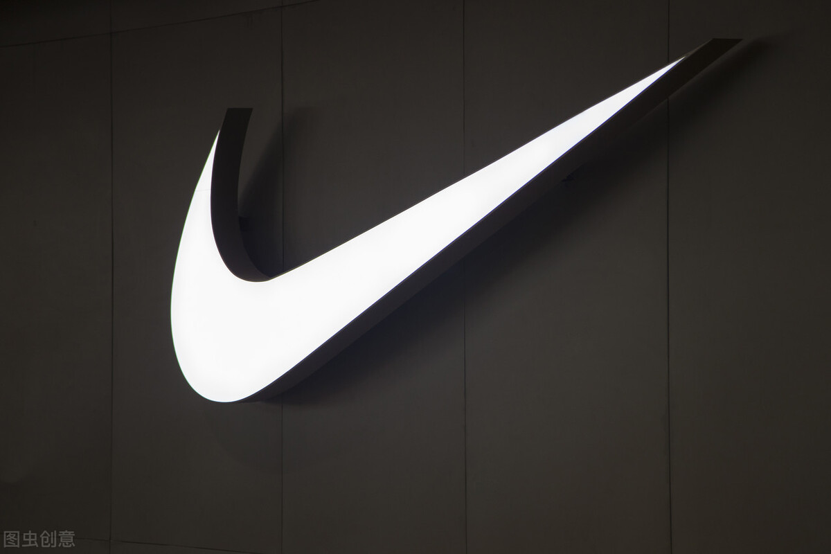 耐克跑步鞋特点与优势 (耐克优点缺点有哪些)