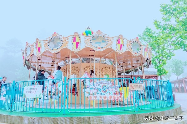 重庆奥陶纪主题乐园真实视频,重庆玻璃栈道奥陶纪