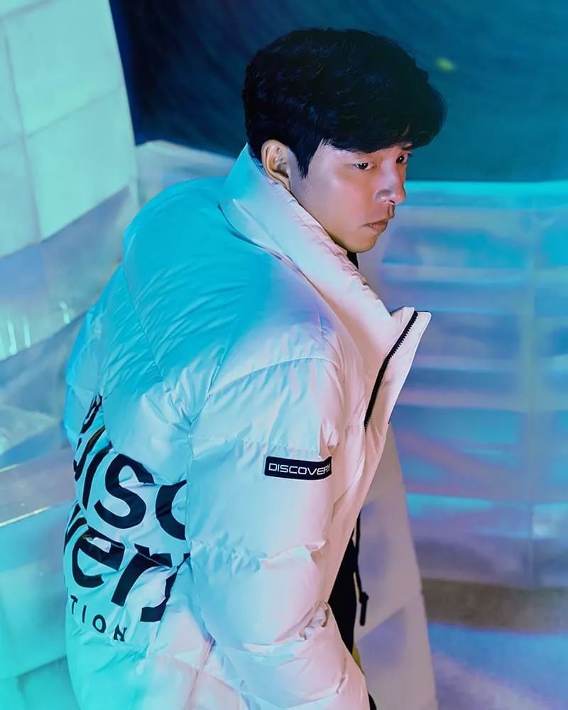 双十一大牌羽绒服打折,双十一购物狂欢节冲锋衣冬