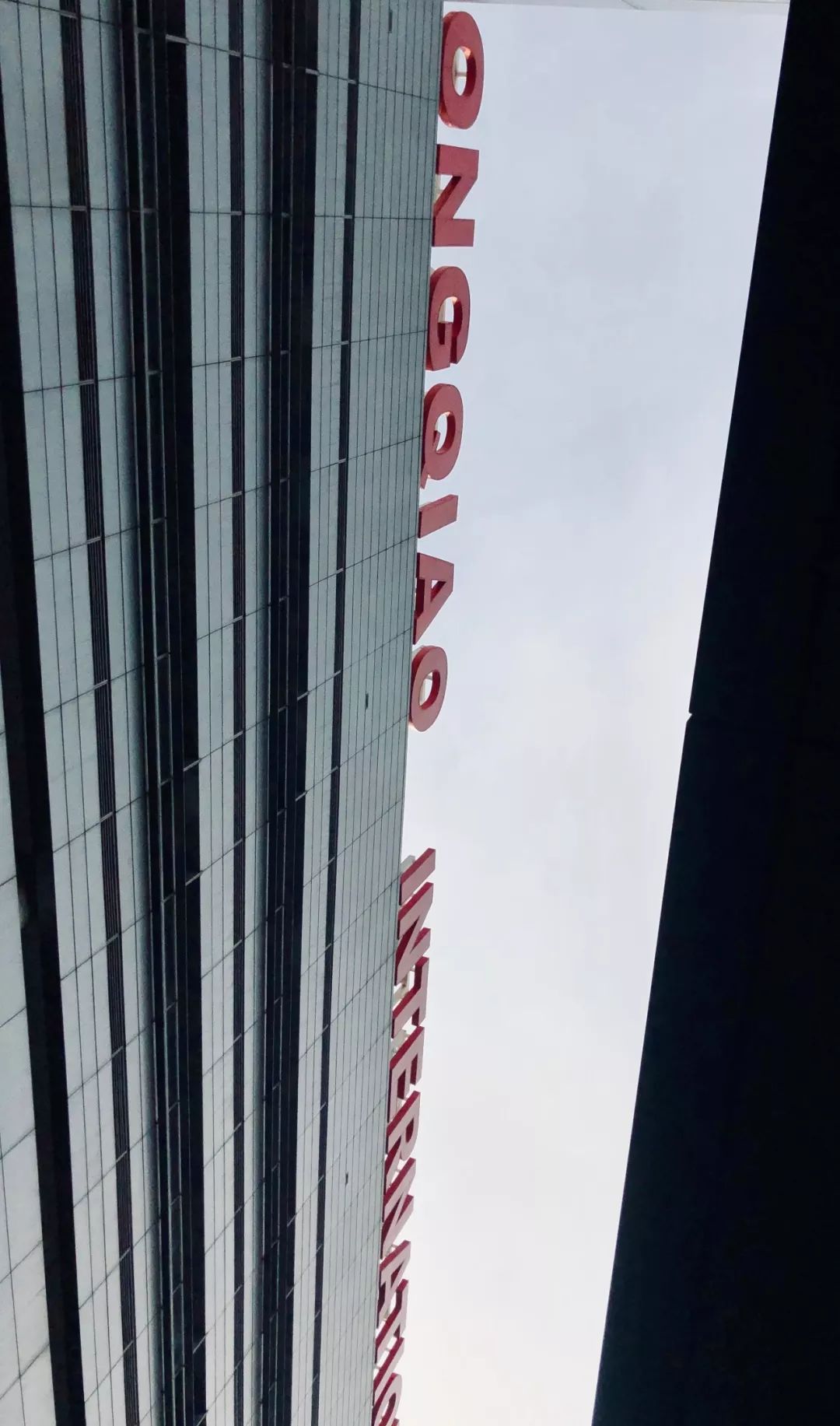 在机场睡觉24小时,在机场等待的6个小时