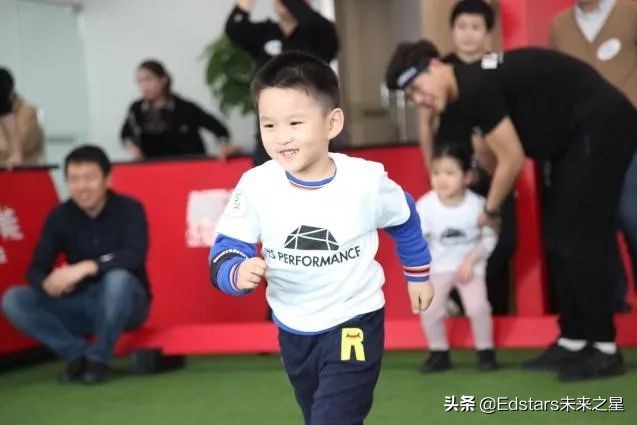 赫石郝萌萌：挣扎转型到政策利好，体育教育跌宕起伏的一年