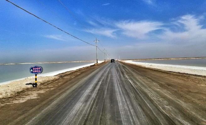 察尔汗盐湖是个聚宝盆,察尔汗盐湖神奇地方